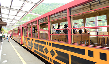 Sagano Scenic Train02